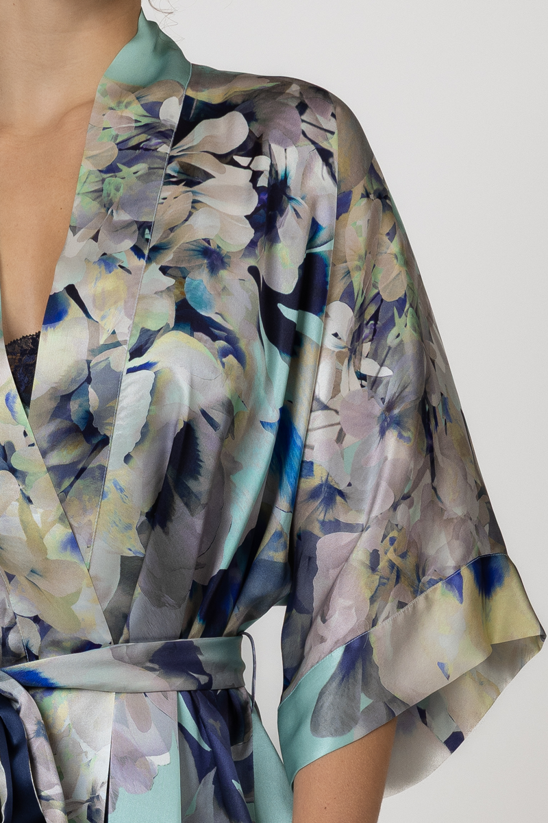 Tranquil Short Robe
