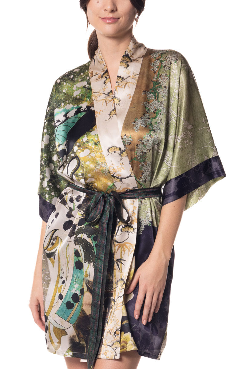 Winter Geisha Short Robe