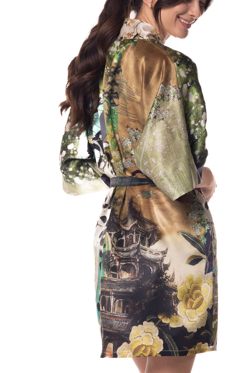 Winter Geisha Short Robe